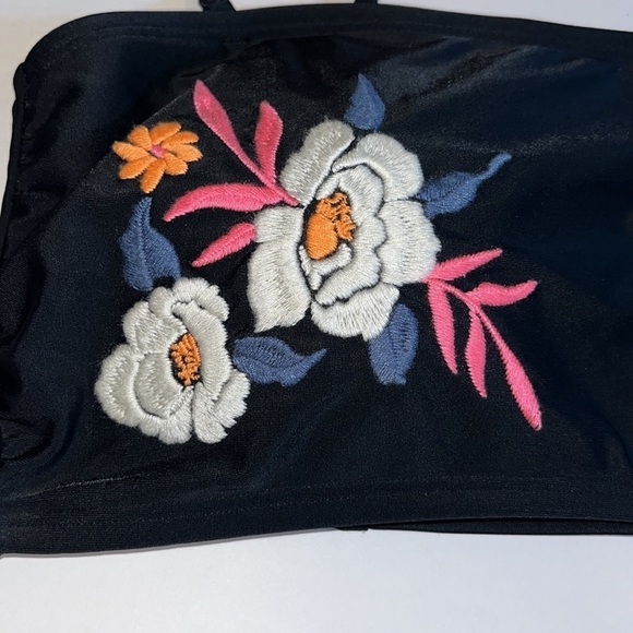HOLLISTER  Black Floral Embroidered Bandeau Swim Top size L SUMMER SALE $10 - Picture 2 of 5
